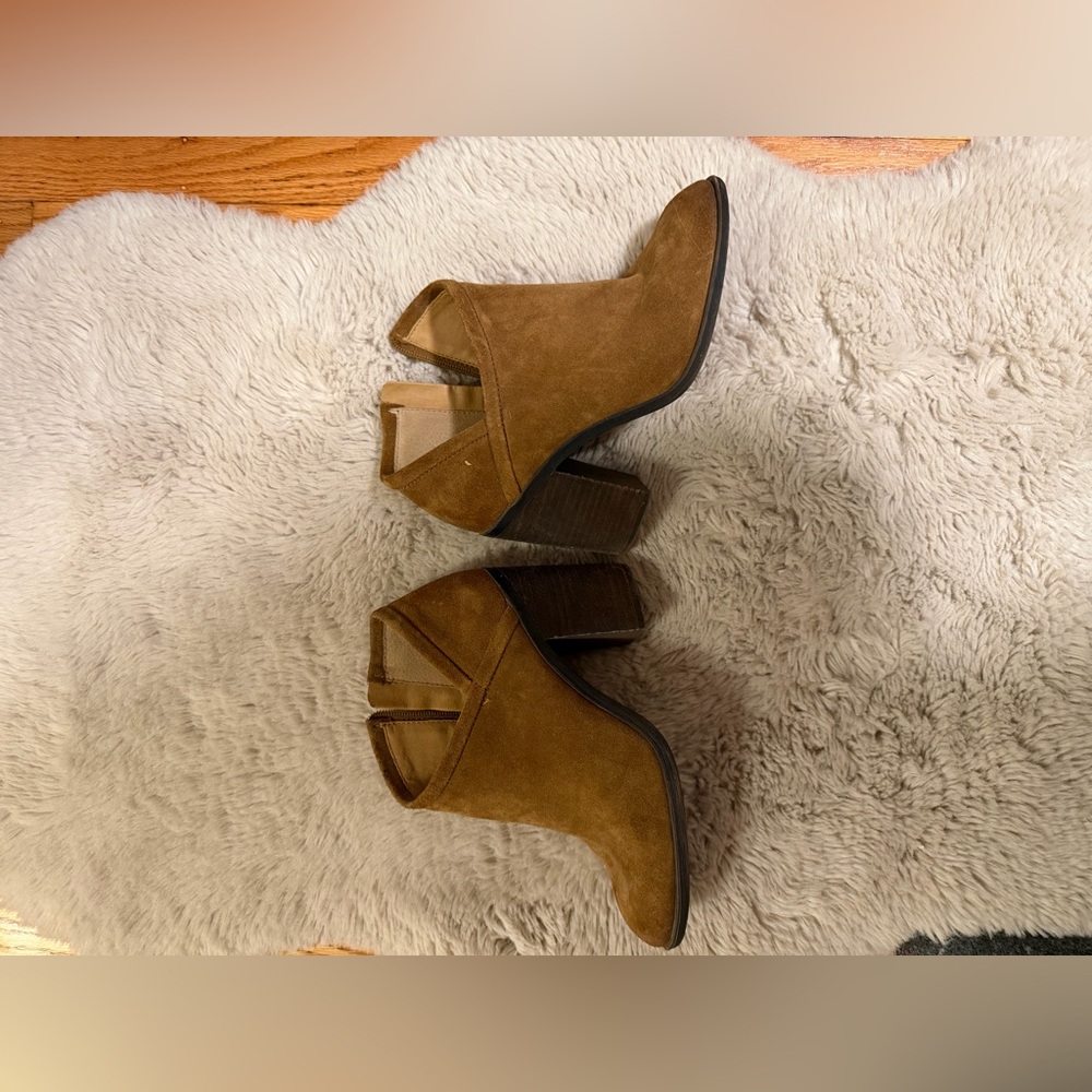 Lucky Brand Tan Suede Ankle Booties Block Heel Size 8M